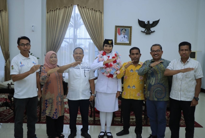 Duta Paskibraka Nasional di IKN Kamilatun Nisa Asal  Kampar Tiba di Bandara Sultan Syarif Kasim II