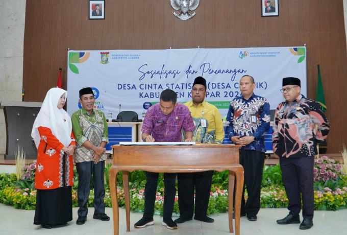 Suhermi Asisten II Buka Secara Resmi Sosialisasi dan Pencanangan Desa Cinta Statistik (Desa Cantik) Kabupaten Kampar Tahun 2024