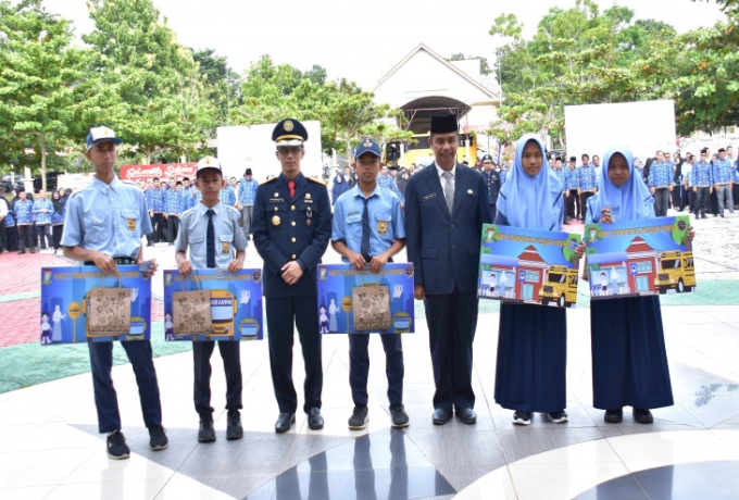 Pemda Kampar Launching Kartu Transportasi Pelajar Gratis