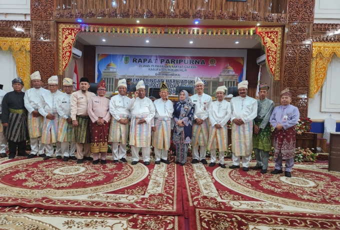 Wakili Pj.Bupati Kampar Hambali, Staf Ahli Bupati Kampar Riadel Fitri Hadiri Rapat Paripurna Hari Jadi Kabupaten Rokan Hilir