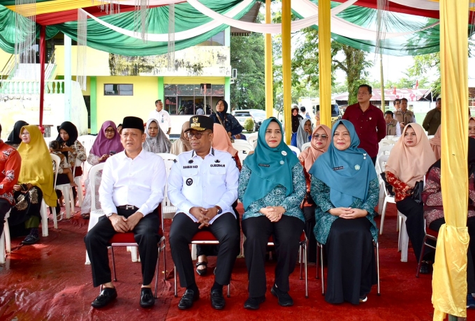 Pj Ketua Pembina Posyandu Kampar Dampingi Pj Ketua Pembina Posyandu Provinsi Riau Lakukan Pembinaan Di Posyandu Melati Langgini