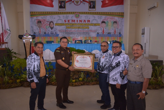 PGRI Kabupaten Kampar Gelar Seminar Advokasi dan Bantuan Hukum