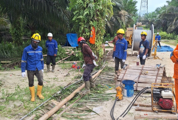 PLN Gerak Cepat Atasi Gangguan Transmisi di Siak, Kelancaran Listrik Selama Ramadhan 1446 H