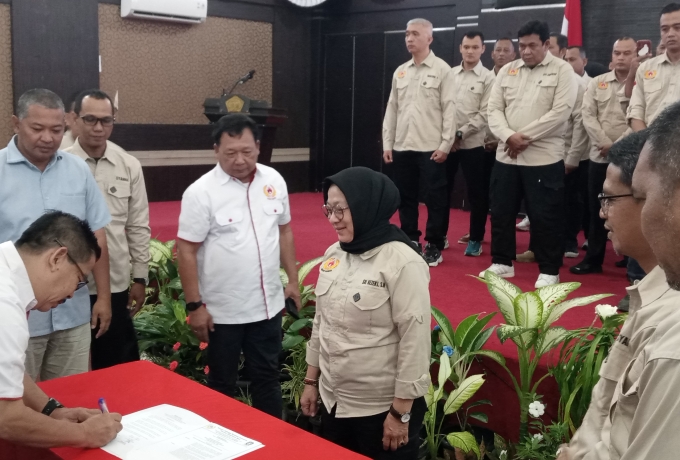 Bupati dan Wakil Bupati Karimun Hadiri Pelantikan KONI , Sri Rezeki Siap Tingkatkan Prestasi Olahraga 