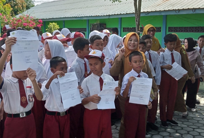 Siswa Siswi SD Negeri 007 Karimun Lulus Seratus Persen, Beberapa Siswa Kena Prank