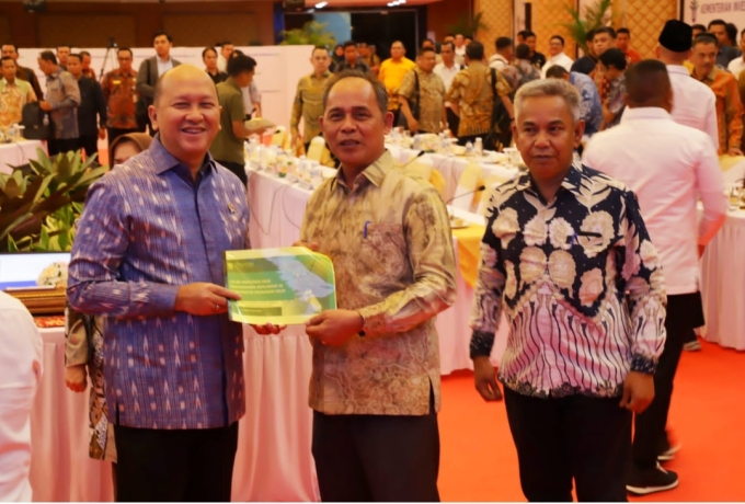 Bupati Inhil Paparkan Potensi Hilirisasi Kelapa di Hadapan Menteri Investasi RI