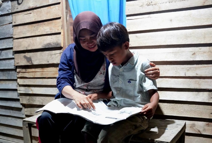 Kado HUT RI, PLN Salurkan Bantuan Pasang Listrik Gratis 2.821 Keluarga Prasejahtera di Seluruh Indonesia