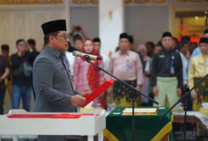 Syahrial Abdi Pimpin Pelantikan Pejabat Eselon II Provinsi Riau 