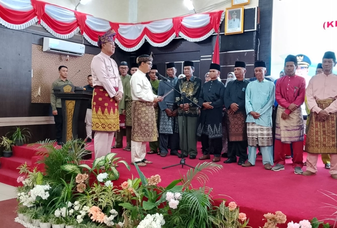 Bupati Karimun Iskandarsyah Kukuhkan Pengurus KKB Meranti, Sunardi Jabat Ketua