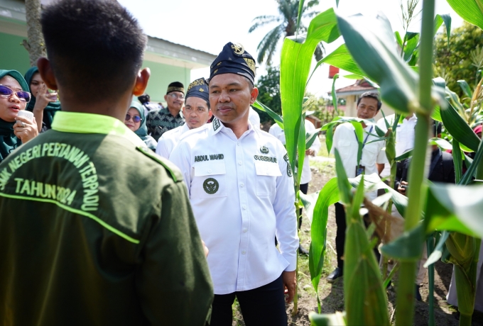 Budaya Melayu dan Pertanian Bersatu: Gubernur Wahid Dorong Generasi Muda Riau Cinta Lingkungan
