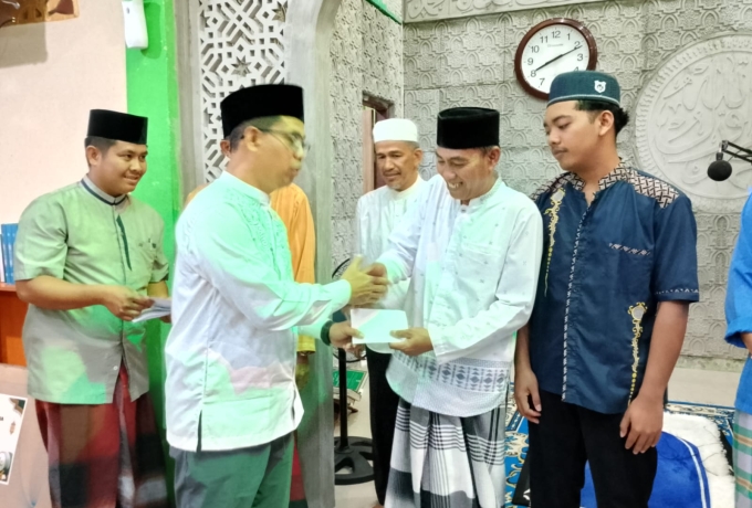 Bupati Karimun Iskandarsyah Safari Ramadhan di Masjid Al Umara Lembah Permai