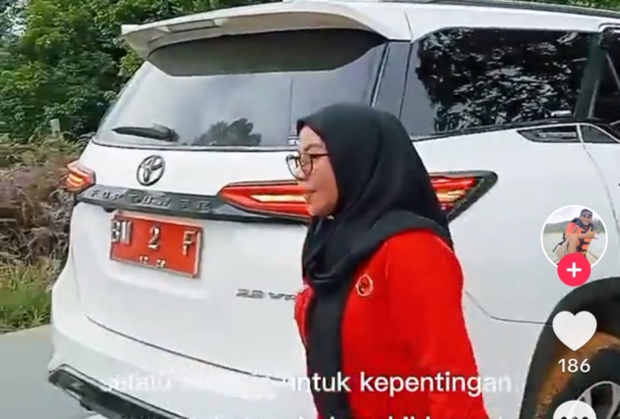 Warganet Soroti Dugaan Pemakaian Mobil Dinas untuk Kegiatan Parpol, Wakil Bupati Kampar Misharti Tuai Kritik