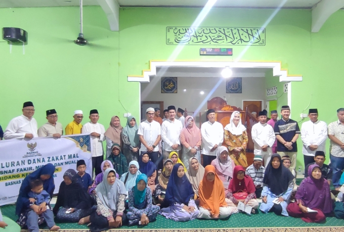 BAZNAS Natuna Salurkan Zakat Mal Tunai kepada 357 Mustahik, Total Rp107,1 Juta