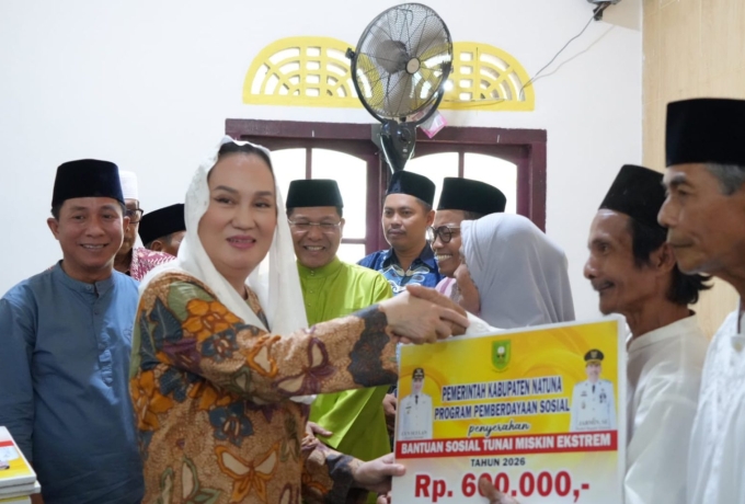 Safari Ramadhan Bupati Natuna Berlanjut di Desa Ceruk, Berbagai Bantuan Kembali Disalurkan kepada Warga