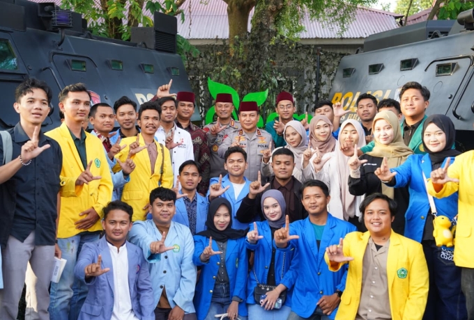 Perkuat Kamtibmas di Bulan Suci, Kapolda Riau Buka Bareng Ojol dan Mahasiswa