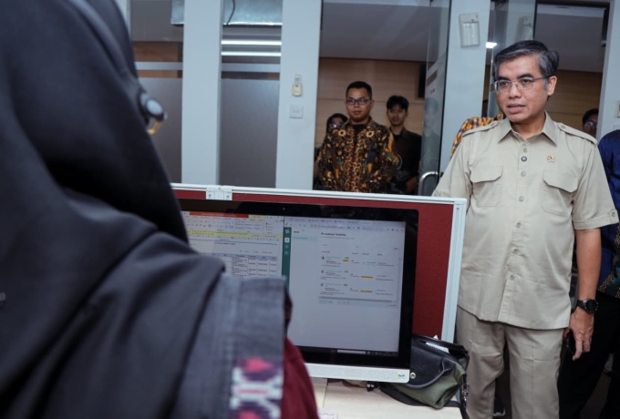 Menaker Pastikan Posko THR-BHR Tetap Siaga Saat Libur, Aduan THR Jadi Prioritas Pengawasan