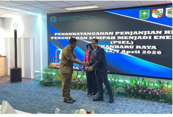 Bupati Ahmad Yuzar Teken Kerja Sama PSEL, Kampar Ambil Peran Strategis Ubah Sampah Jadi Energi