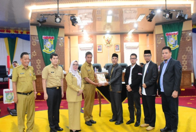 Bupati Kampar Hadiri Rapat Paripurna DPRD, Sampaikan LKPJ Tahun 2025