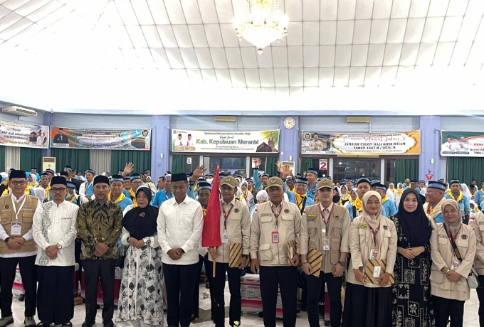 Haru Pelepasan Jemaah Haji Kampar di Batam, Bupati Ahmad Yuzar Doakan Haji Mabrur