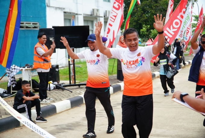 Bupati Kampar Lepas Ratusan Peserta Polkam Run 5K 2026, Semarakkan Dies Natalis ke-18 Politeknik Kampar