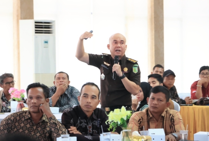 Kejati Kepri Sosialisasikan Aturan Perizinan Tambang ke OPD dan Kades se-Bintan