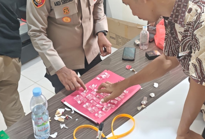 Polisi Amankan 51 Paket Sabu Siap Edar di Perkebunan Sawit Desa Sungai Liti
