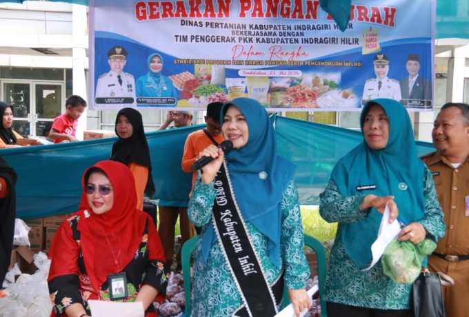 Katerina Susanti Tinjau Pangan Murah di Tembilahan