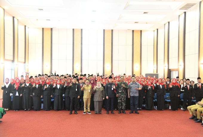 Lantik 215 Kepala Sekolah, Bupati Kasmarni Tegaskan Zero Tolerance terhadap Pungli PPDB