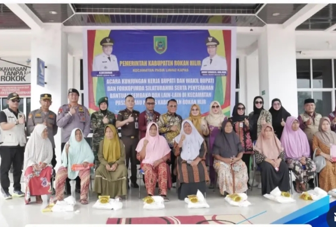 Bupati Rohil Serap Aspirasi Warga Panipahan Darat, Salurkan Bantuan Sosial dan Layanan Kesehatan