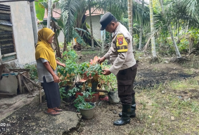 Polsek Enok Hadir di Blok 1 Jatimoro, Kawal Tanaman Pekarangan Warga Binaan
