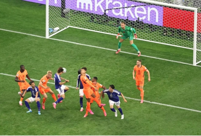 Mental Petarung Samurai Biru Paksa Belanda Berbagi Poin