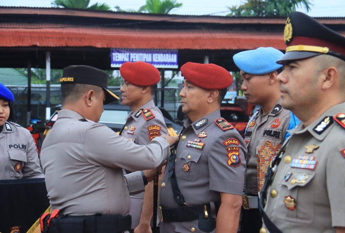 Sertijab Sejumlah Pejabat Utama dan Kapolsek Jajaran, Kapolres Inhil Tekankan Profesionalisme dan Pelayanan Presisi