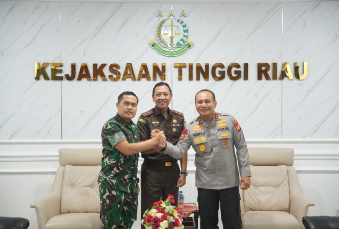 Kapolda Riau Silaturahmi ke Kejati, Perkuat Sinergi Penegakan Hukum