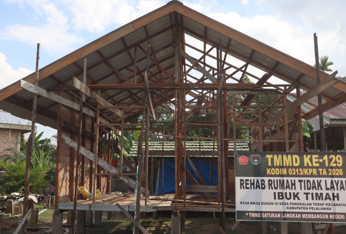 Setengah Jalan Menuju Hunian Layak, Pembangunan RTLH Ibu Timah Capai 50 Persen