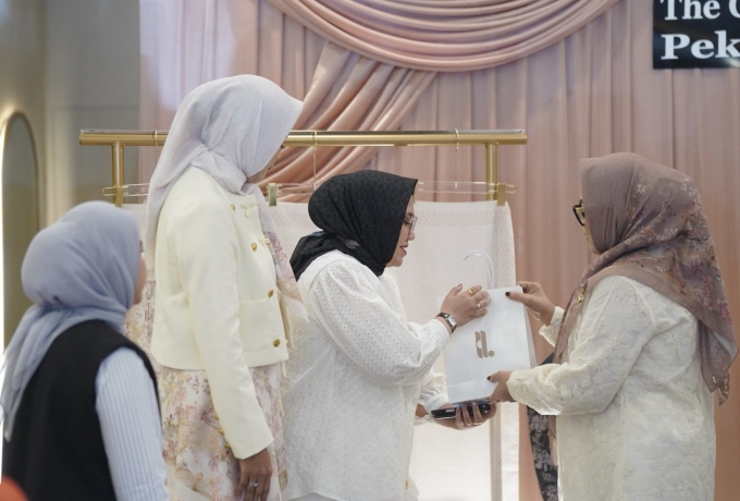 The Colours of Pekanbaru, Scarf Bermotif Ikon Daerah yang Jadi Suvenir Wisata Berkelas