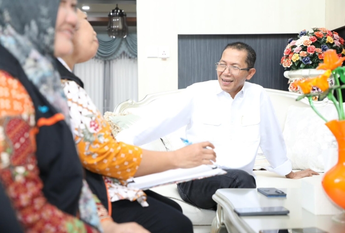 Amsakar Terima Petugas Sensus Ekonomi, Ajak Warga Batam Berikan Data yang Akurat