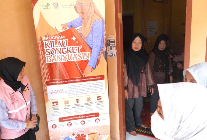 PLN Dorong Songket Banyuasin Naik Kelas, Perajin Lokal Dibidik ke Pasar Global