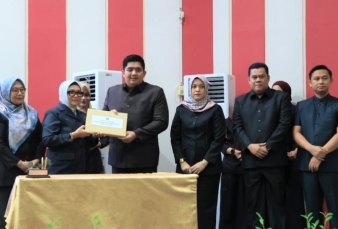 Bupati dan Wakil Bupati Bintan Hadiri Paripurna Pengesahan Ranperda Bintan Karya Bahari