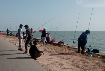 Lomba Mancing HUT Partai Gerindra ke_18 di Karimun  Meriah, 468 Angler Bersaing Mencari Ikan Terberat