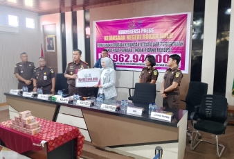 Kejari Rohul Pulihkan Kerugian Negara Rp862 Juta dalam Kasus Dugaan Korupsi Dana BOS SMAN 1 Ujung Batu
