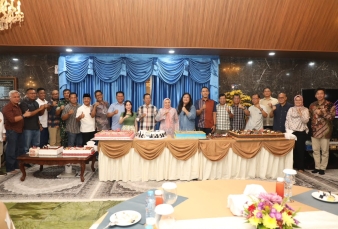Di Balik Kesibukan Memimpin Batam, Amsakar Dapat Kejutan Hangat di Ulang Tahun ke-58