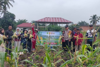 Sinergi Polri dan Desa, Hasil Panen Jagung di Keritang Dibagikan ke Warga