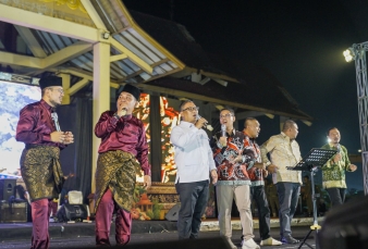 Bupati Karimun Ing H. Iskandarsyah Apresiasi Antusiasme Warga dalam Kemeriahan 