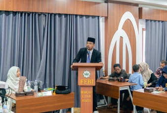 Dr. Ahmad Arifin, MM : Dosen Fakultas Ekonomi dan Bisnis UNRIKA Raih Gelar Doktor Ekonomi Syariah UINSU, Angkat isu Upah Adil di Kota Batam
